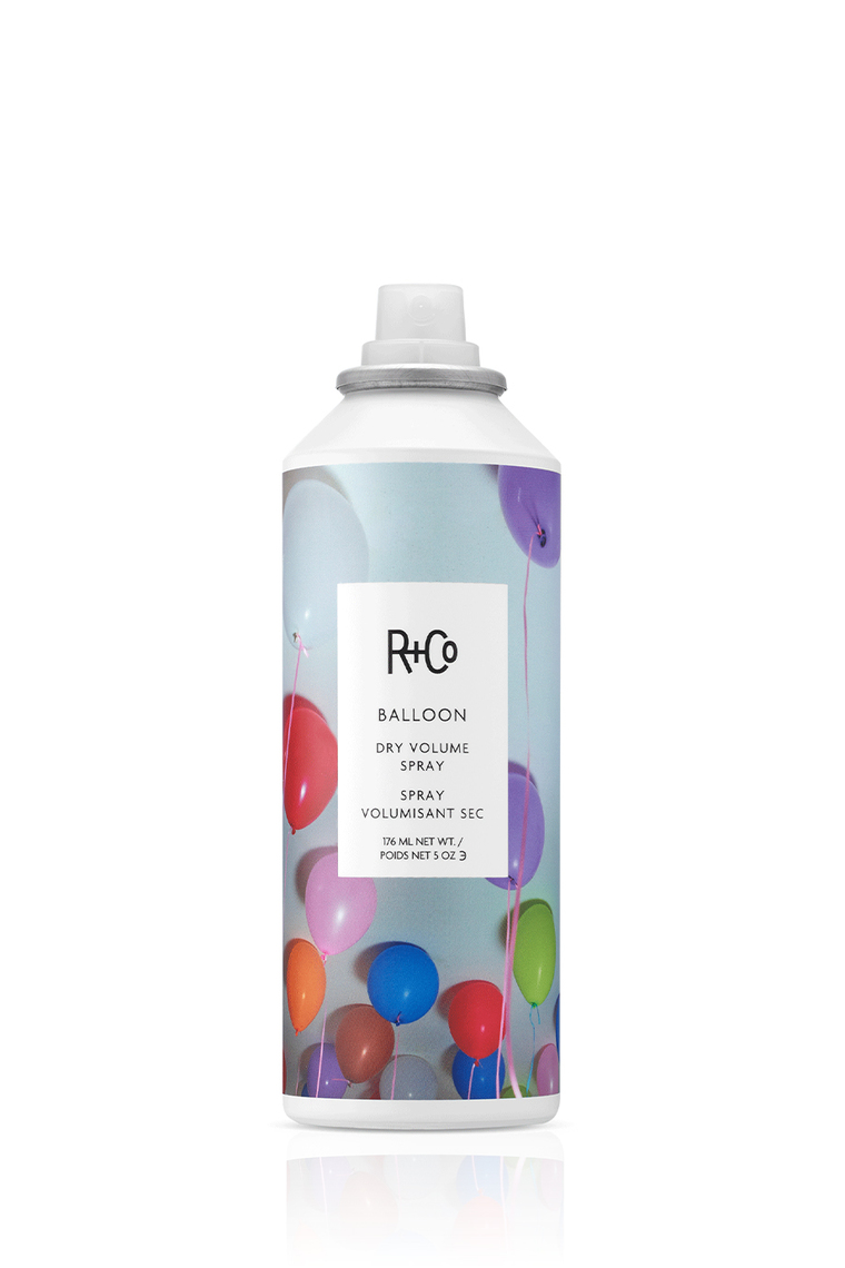 R+Co : BALLOON DRY VOLUME SPRAY : <p>ВОЗДУШНЫЙ ШАР СУХОЙ ТЕКСТУРИРУЮЩИЙ СПРЕЙ ДЛЯ ОБЪЕМА</p>

<p>Полетаем? Сухой спрей ВОЗДУШНЫЙ ШАР мгновенно добавляет волосам объем и текстуру, не пересушивая волосы и не утяжеляя их. Наноси его сколько пожелаешь, волосы останутся такими же подвижными, но станут еще более объемными.</p>
