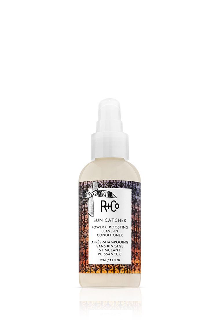 R+Co : SUN CATCHER POWER C BOOSTING LEAVE-IN CONDITIONER : <p>ЛОВЕЦ СОЛНЦА НЕСМЫВАЕМЫЙ КОНДИЦИОНЕР С ВИТАМИНОМ С</p>

<p>Заряди свои волосы витамином С благодаря несмываемому кондиционеру ЛОВЕЦ СОЛНЦА. Несмываемый кондиционер делает волосы мягкими и эластичными, облегчает процесс расчесывания, предотвращает появление frizzy-эффекта и запечатывает кутикулу. Обеспечивает легкую степень фиксации и блеск.</p>
